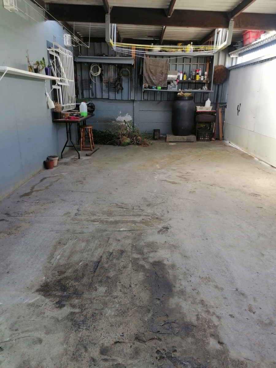  Bedroom Property for Sale in Eastridge Western Cape